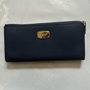 Michael Kors Zip Wallet